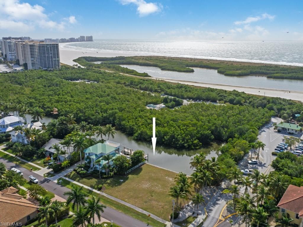 498 Spinnaker DR MARCO ISLAND, FL 34145
