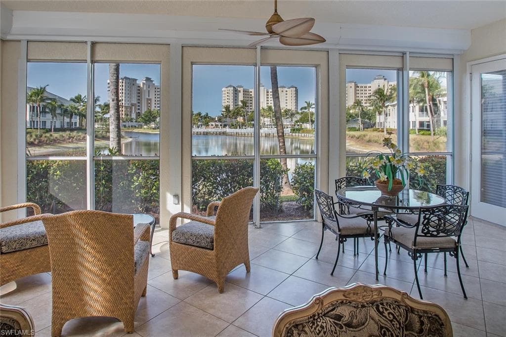 355 Seagrove LN 101 NAPLES, FL 34110