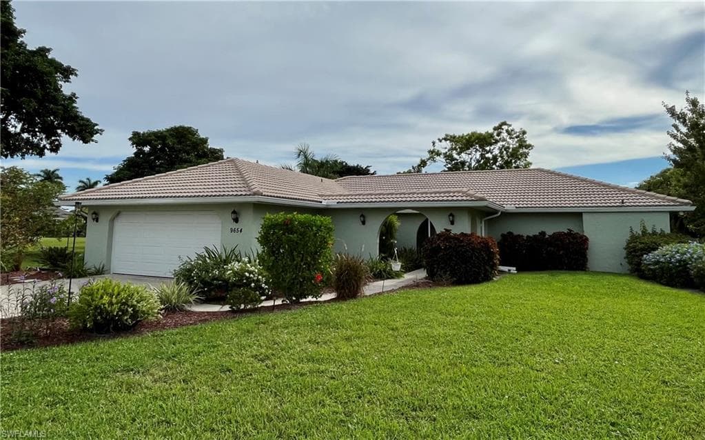 9654 Winterview DR NAPLES, FL 34109