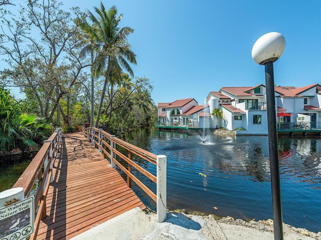 2182 Anchorage LN C NAPLES, FL 34104