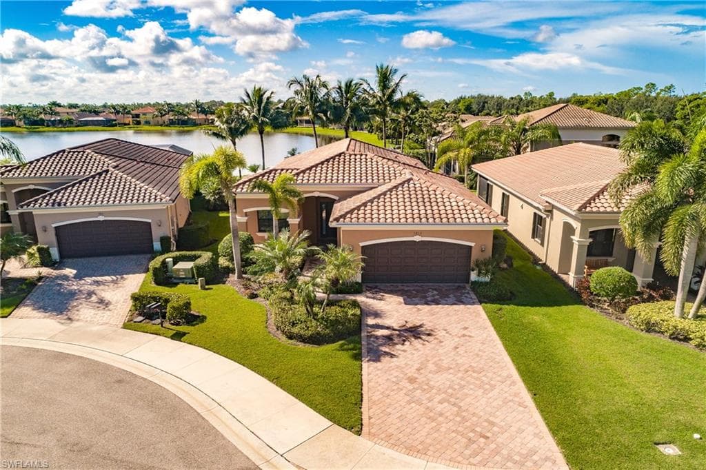 3812 Columbia CT NAPLES, FL 34119