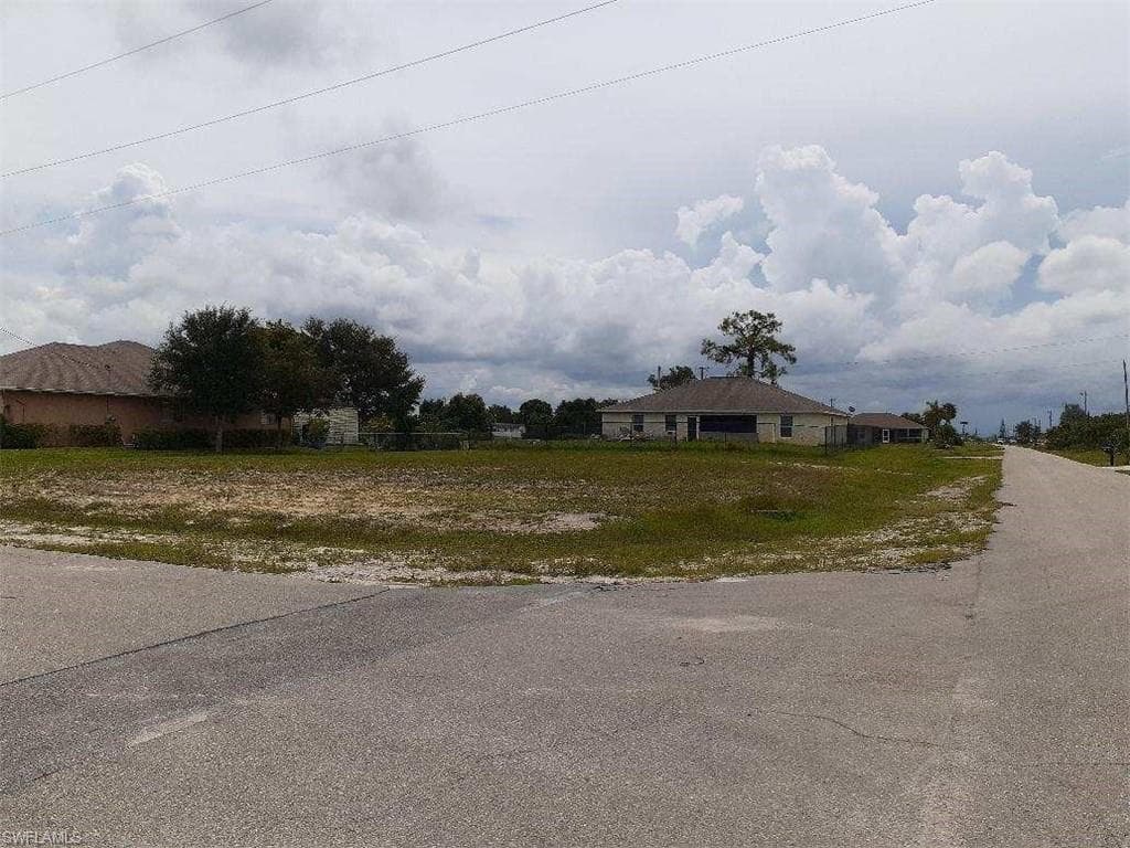 664 NW 29th TER CAPE CORAL, FL 33993