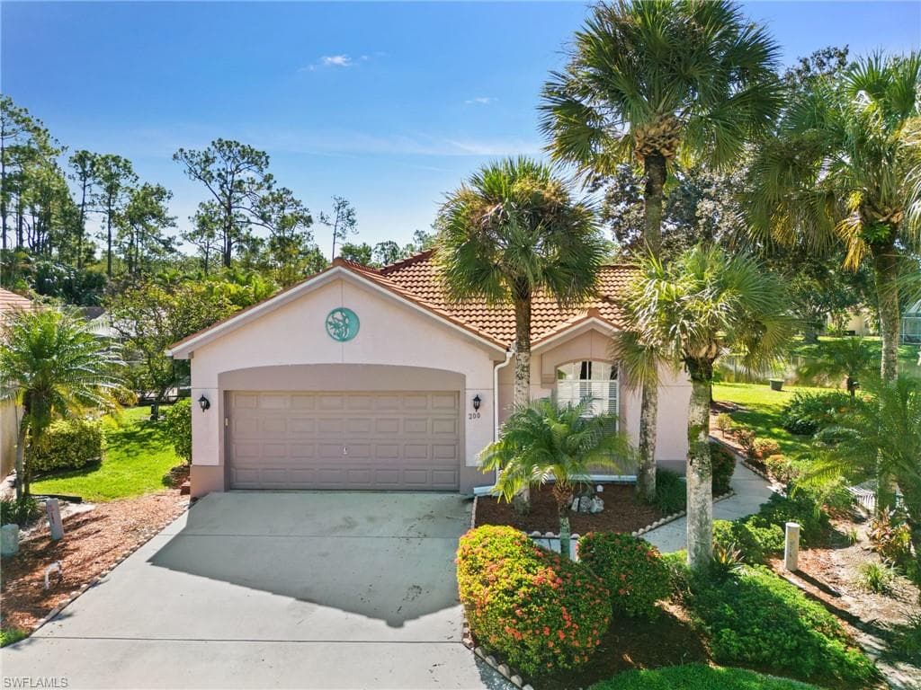 200 Lady Palm DR NAPLES, FL 34104