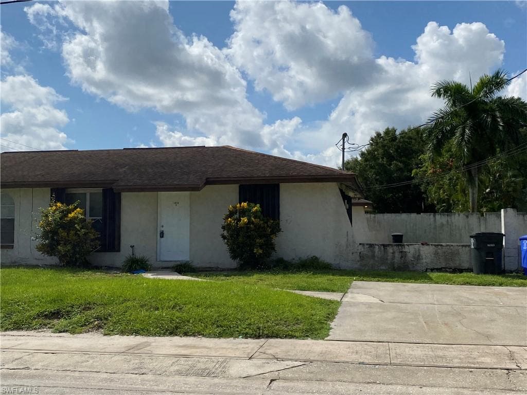 1910 High ST FORT MYERS, FL 33916