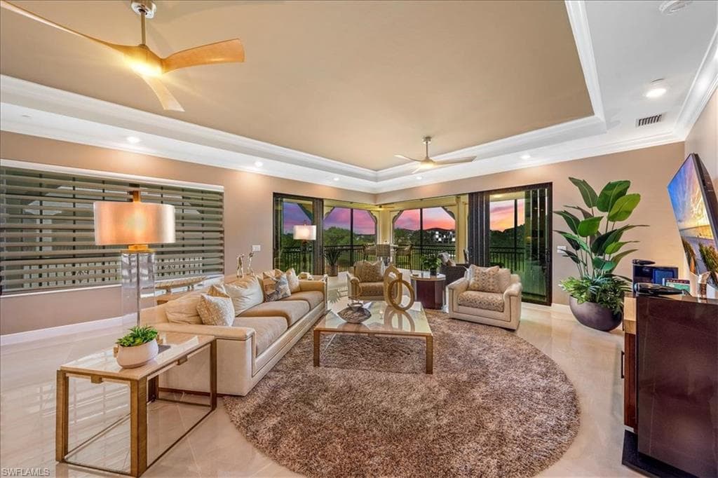 16371 Viansa WAY 201 NAPLES, FL 34110