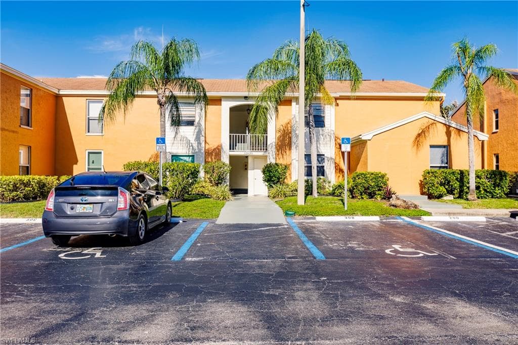 12630 Kenwood LN D FORT MYERS, FL 33907