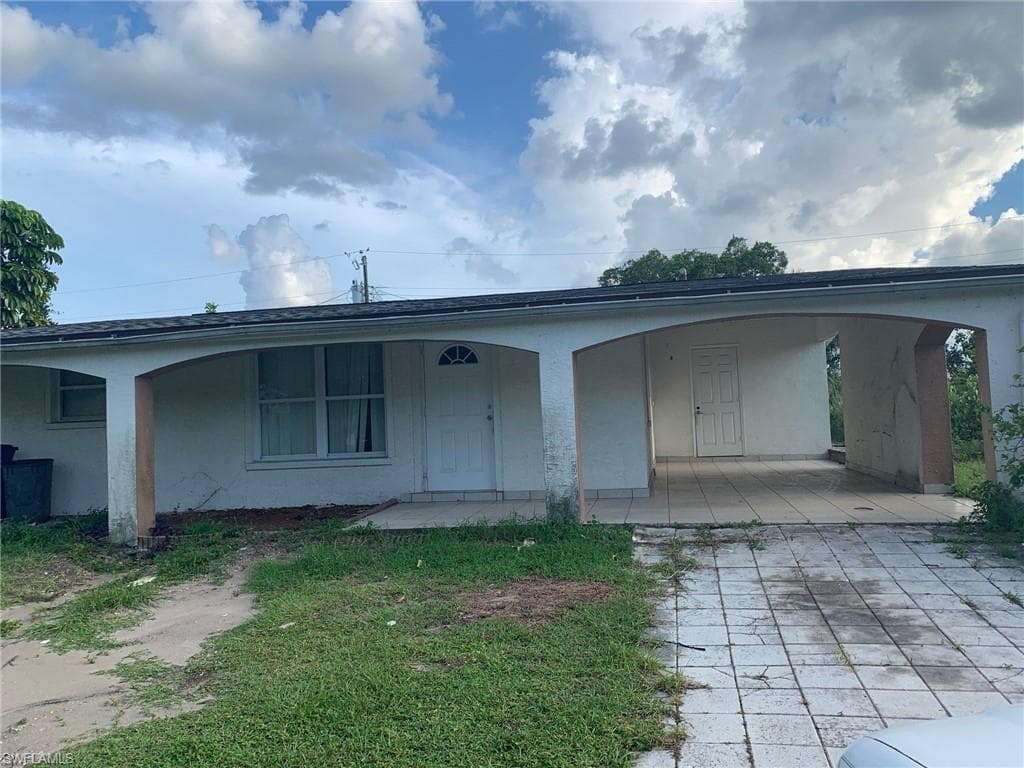 2180 CORONET ST FORT MYERS, FL 33907