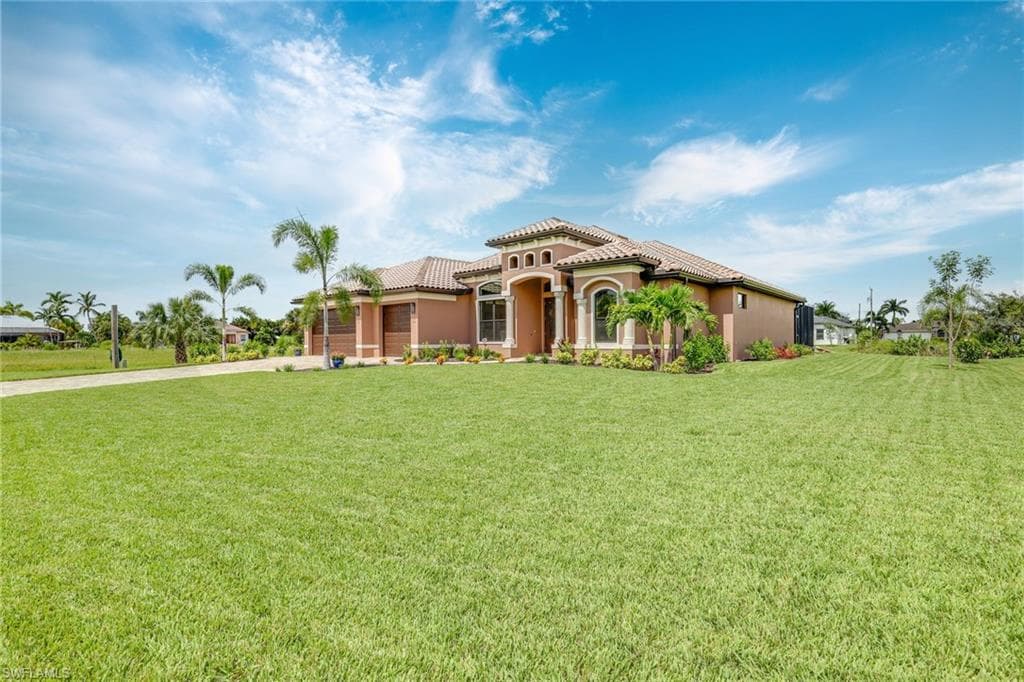 2209 SW 29th TER CAPE CORAL, FL 33914