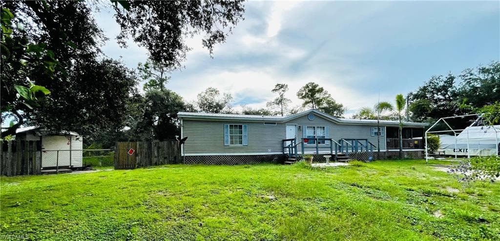 1533 Shawnee CT LABELLE, FL 33935