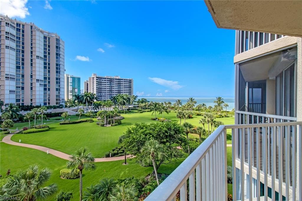 4041 Gulf Shore BLVD N 402 NAPLES, FL 34103