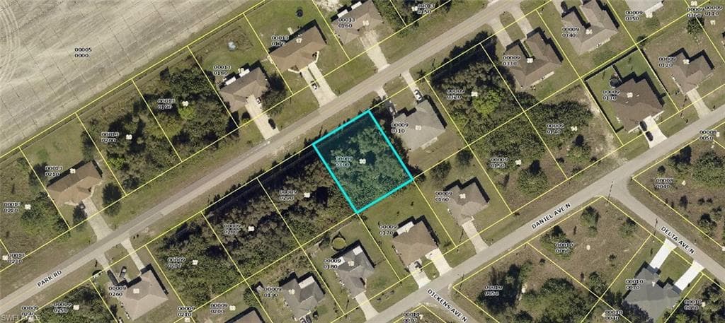 2424-2426 Park RD LEHIGH ACRES, FL 33971