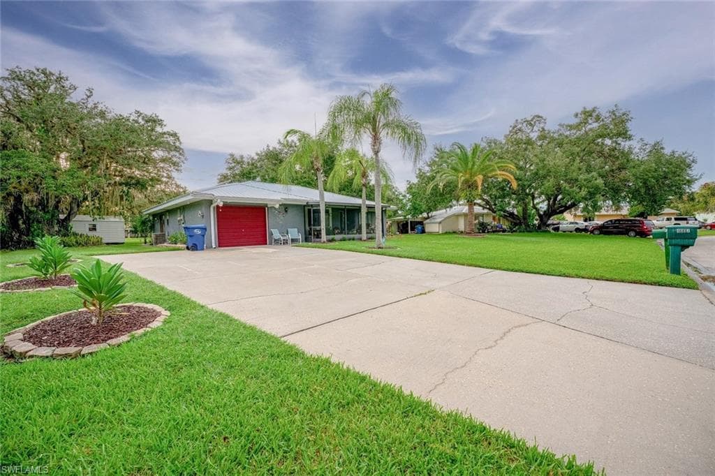 4017 Bishop CIR LABELLE, FL 33935