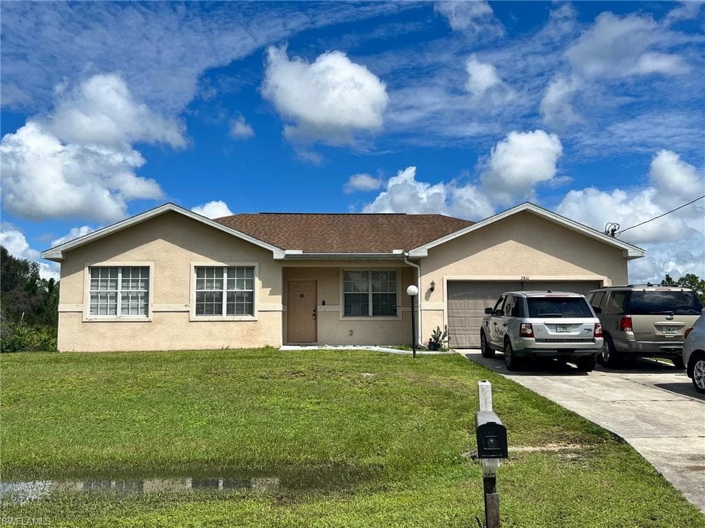 2810 31st ST W LEHIGH ACRES, FL 33971