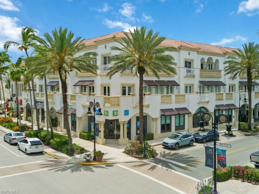 375 5th AVE S 303 NAPLES, FL 34102
