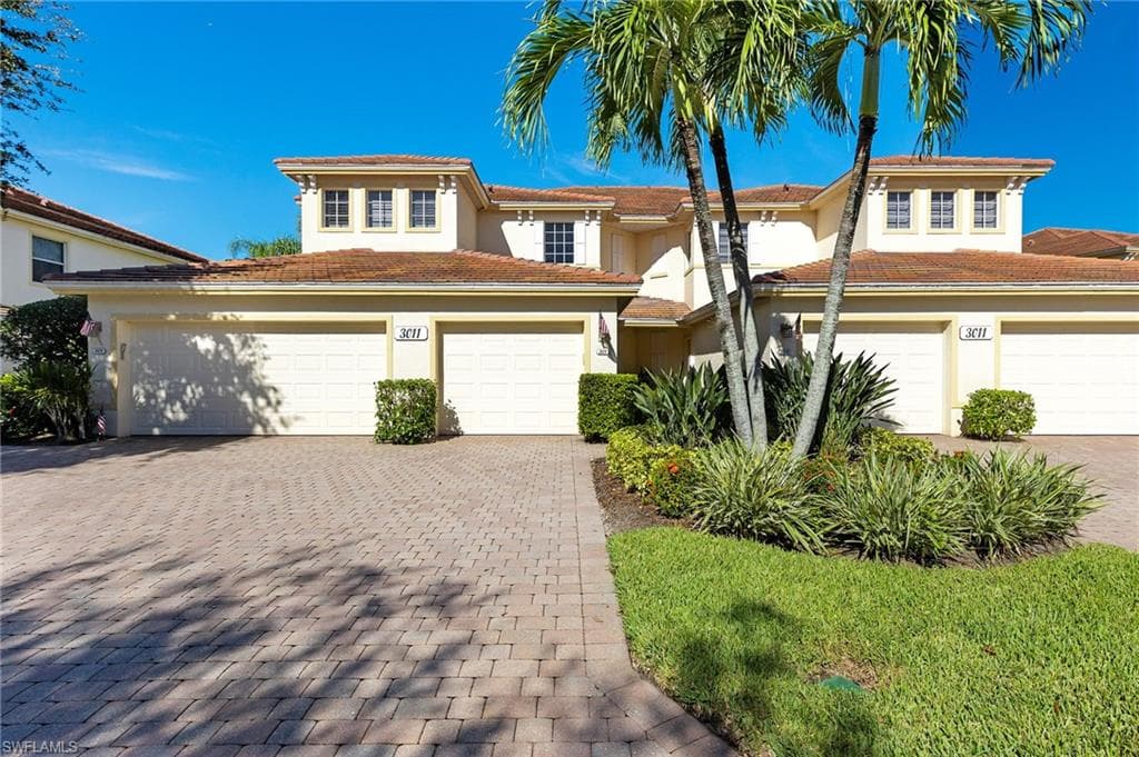 3011 Meandering WAY 201 FORT MYERS, FL 33905
