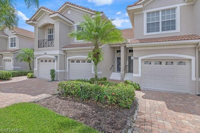 1605 Winding Oaks WAY 202 NAPLES, FL 34109