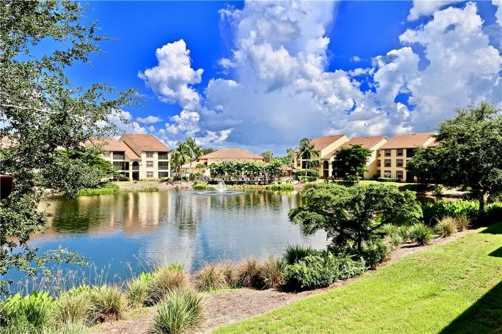 7925 Preserve CIR 324 NAPLES, FL 34119