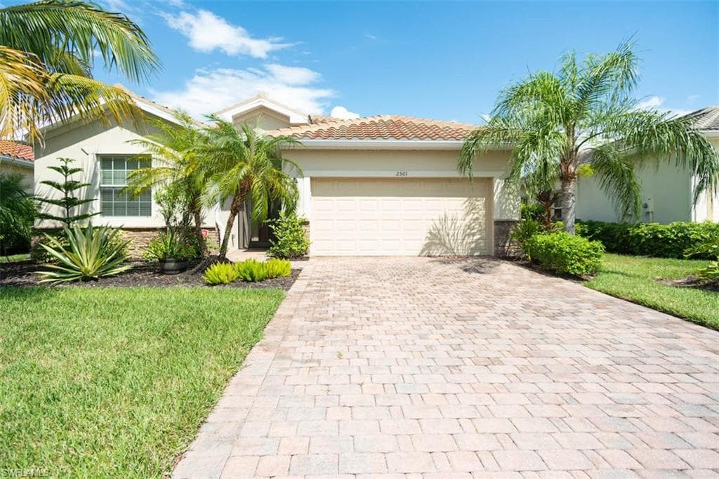 2501 Sawgrass Lake CT CAPE CORAL, FL 33909