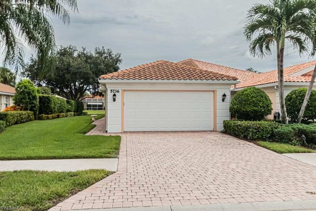5736 Drummond WAY NAPLES, FL 34119