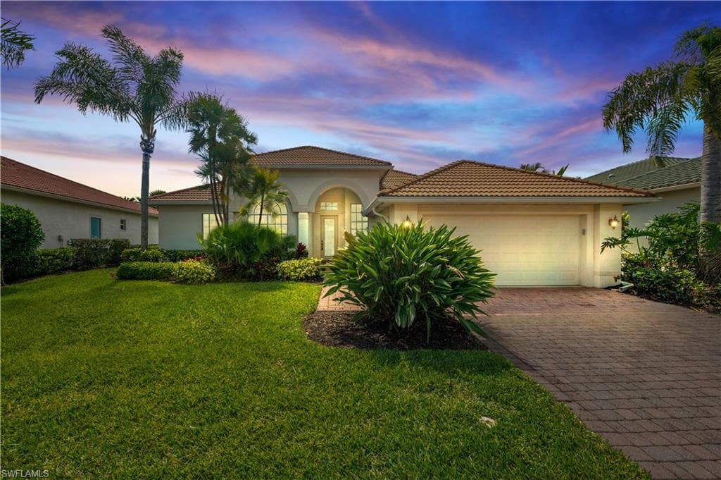 8768 Mustang Island CIR NAPLES, FL 34113
