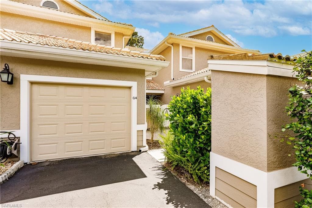 386 Emerald Bay CIR G4 NAPLES, FL 34110