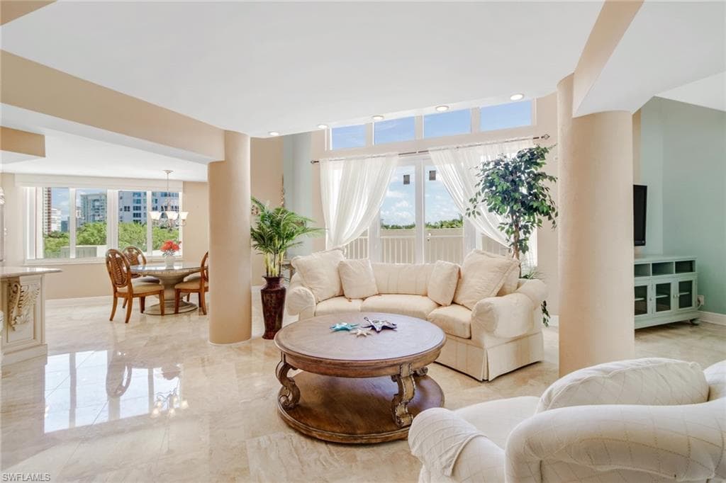 4041 Gulf Shore BLVD N 308 NAPLES, FL 34103