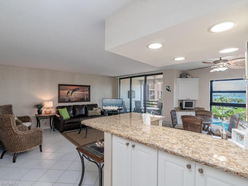 1085 Bald Eagle DR B407 MARCO ISLAND, FL 34145