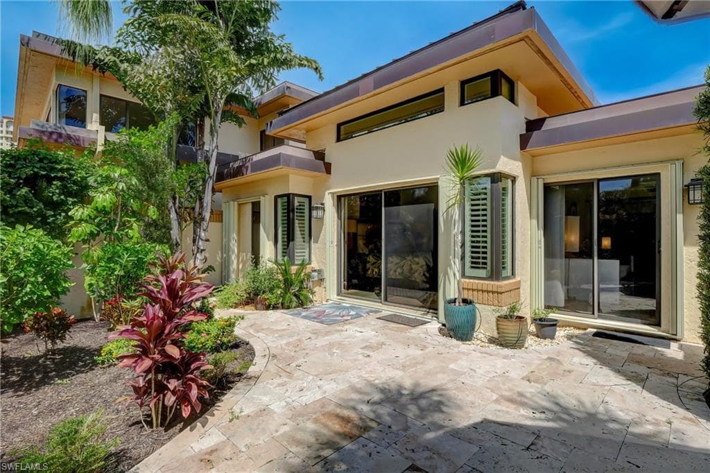 6744 Pelican Bay BLVD NAPLES, FL 34108