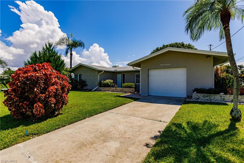 1300 SE 32nd ST CAPE CORAL, FL 33904