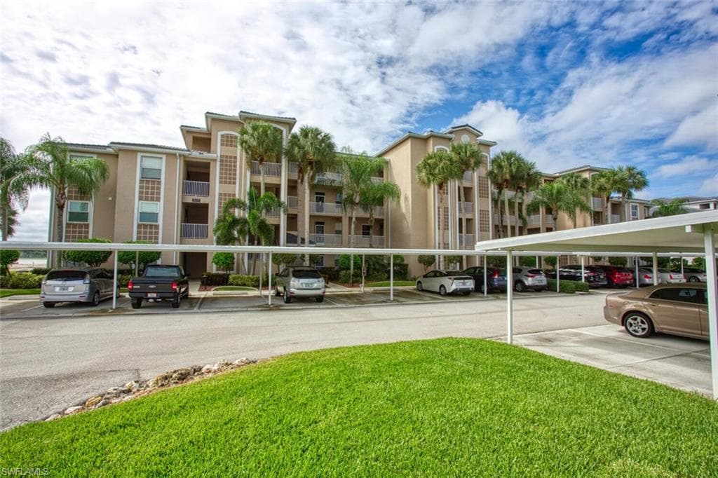 8066 Queen Palm LN 524 FORT MYERS, FL 33966