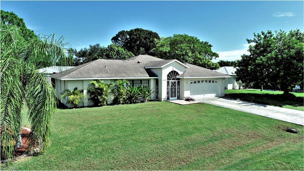 1019 SE 4th TER CAPE CORAL, FL 33990