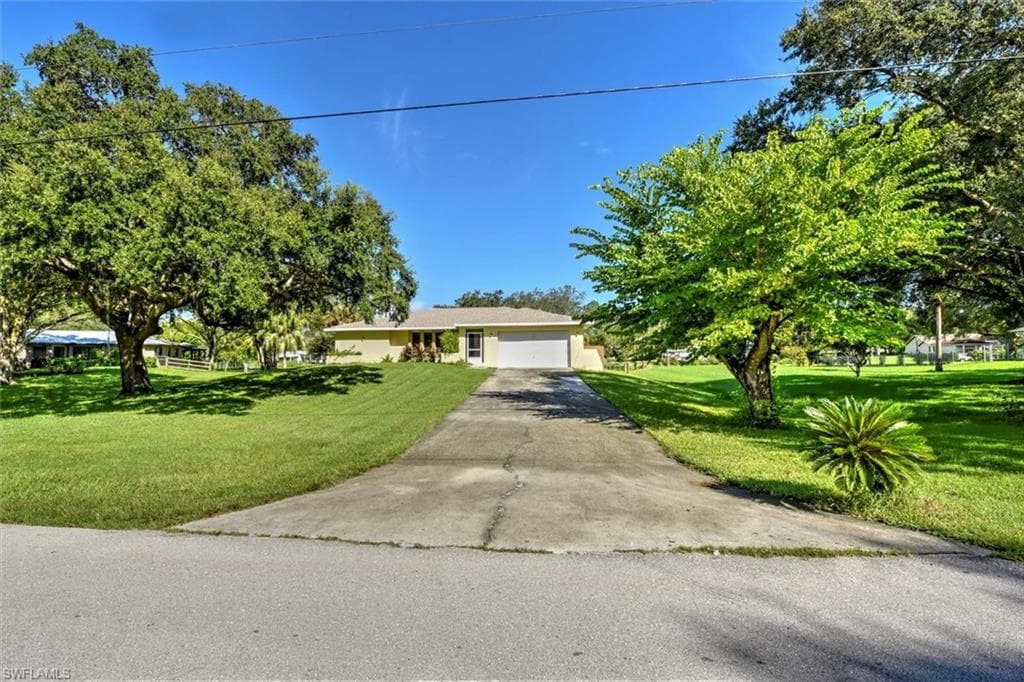 4700 Long Lake DR FORT MYERS, FL 33905