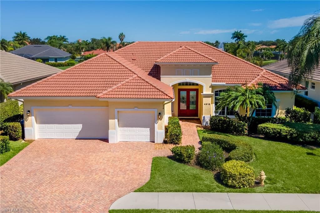 4915 Rustic Oaks CIR NAPLES, FL 34105