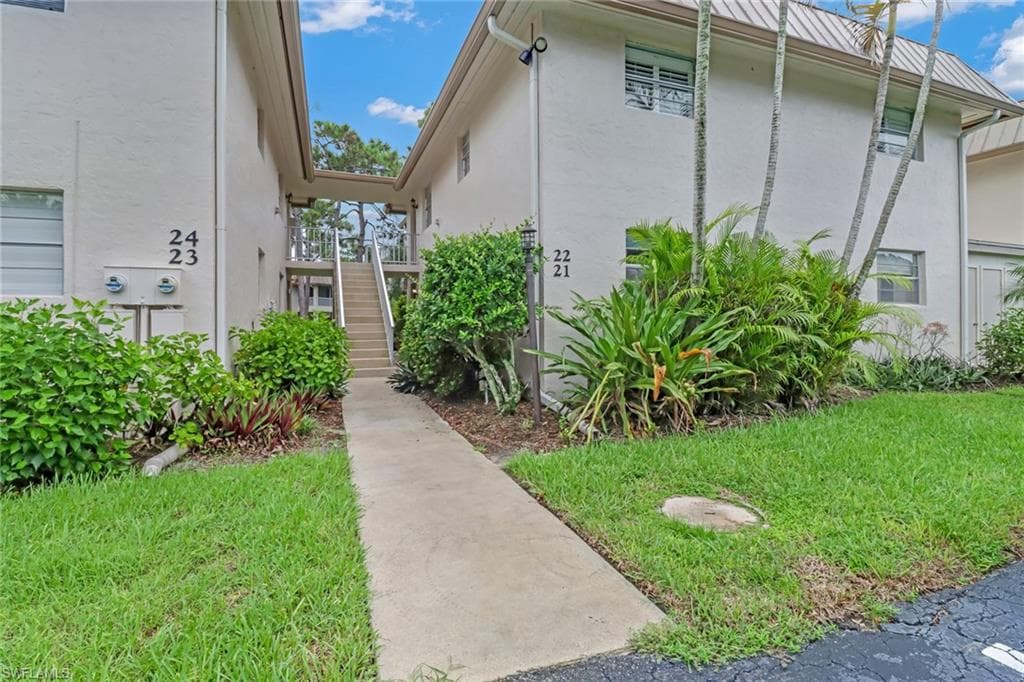 1549 Sandpiper ST 21 NAPLES, FL 34102