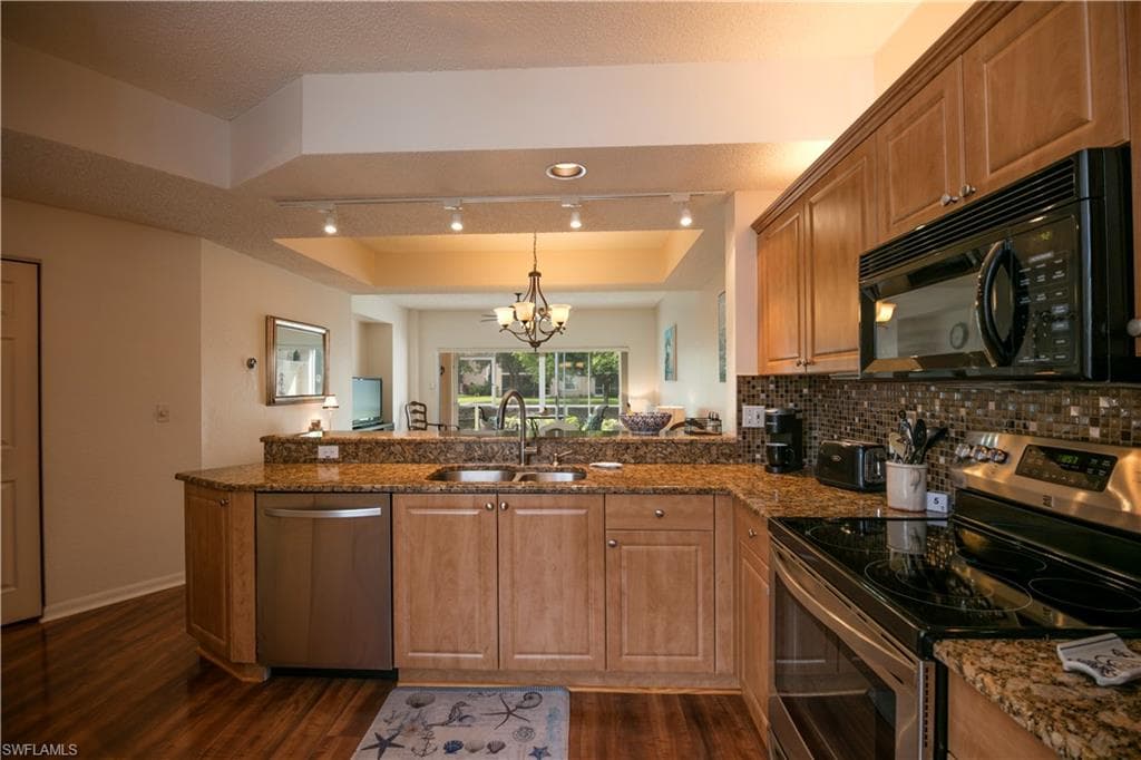 992 Woodshire LN D107 NAPLES, FL 34105