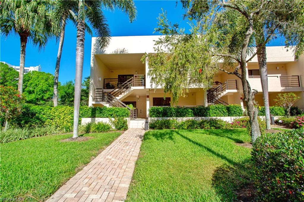 6320 Pelican Bay BLVD T-1 NAPLES, FL 34108