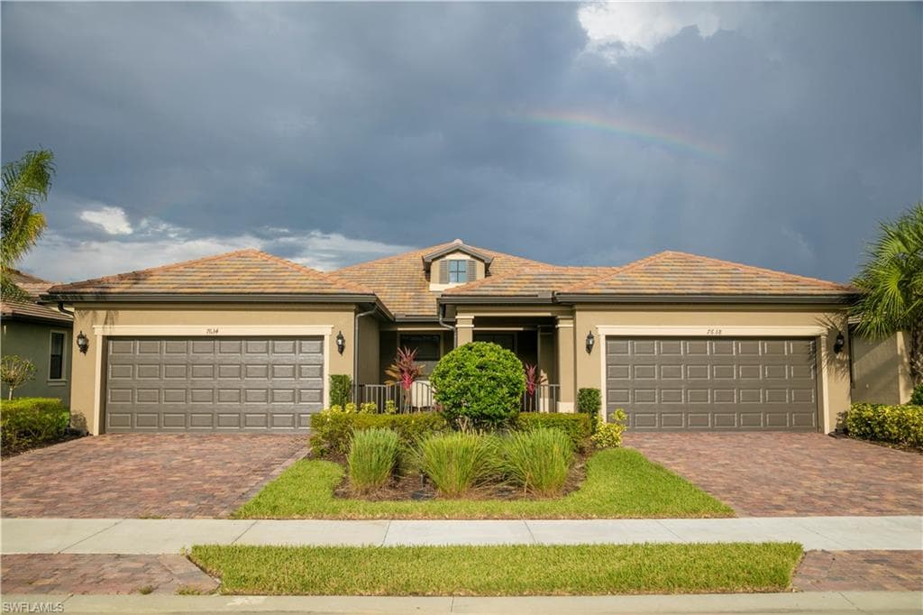 7638 Jacaranda LN NAPLES, FL 34114