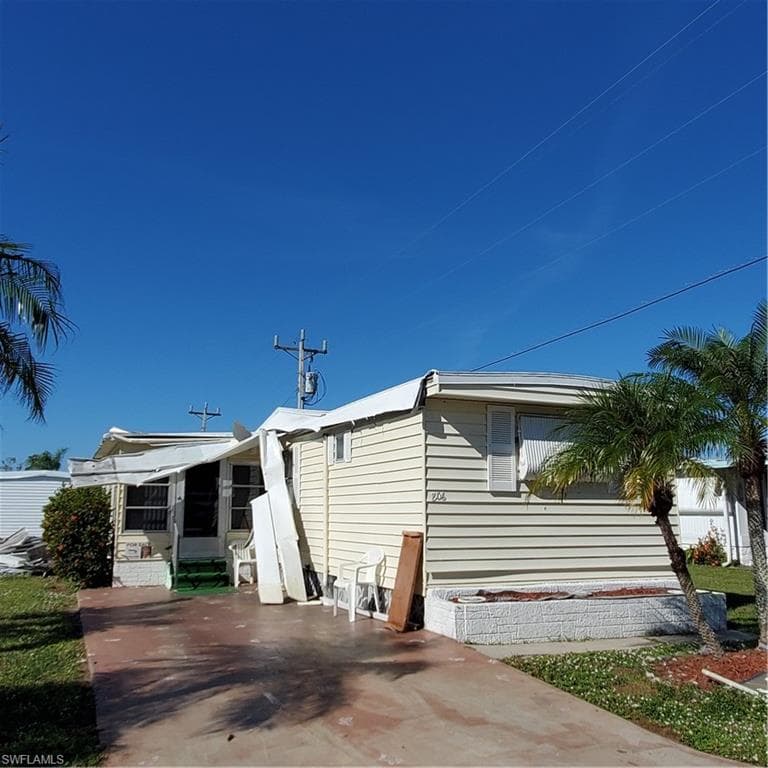 806 Homefolks ST NORTH FORT MYERS, FL 33917