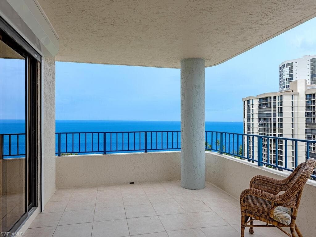 4451 Gulf Shore BLVD N 1501 NAPLES, FL 34103