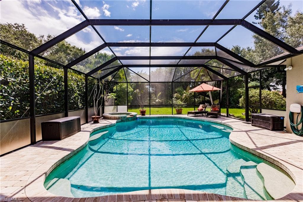 7500 Woodland Bend CIR FORT MYERS, FL 33912