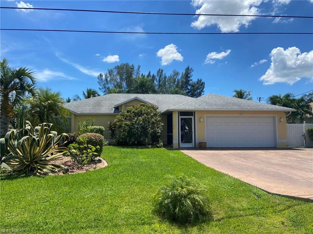 204 Kamal PKWY CAPE CORAL, FL 33904