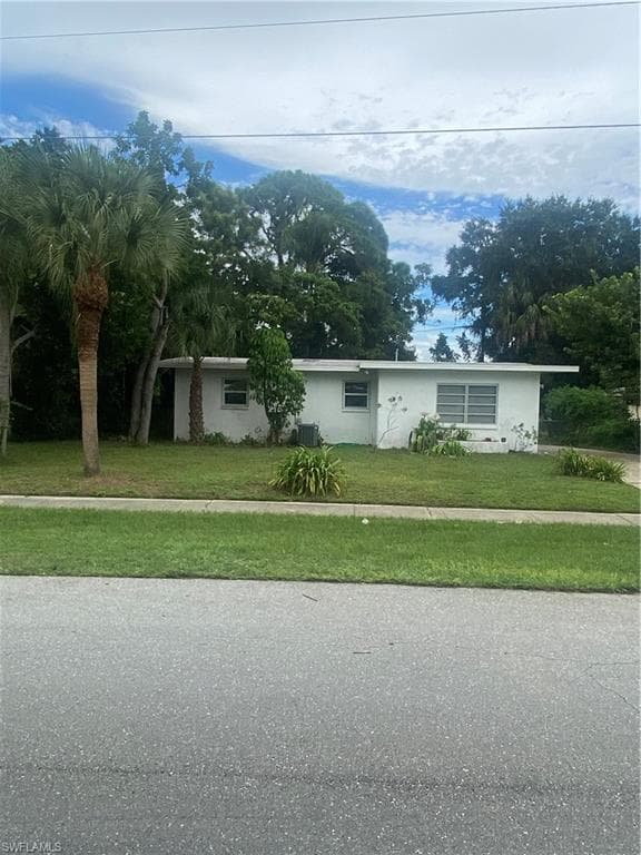 912 Hibiscus LN NORTH FORT MYERS, FL 33903