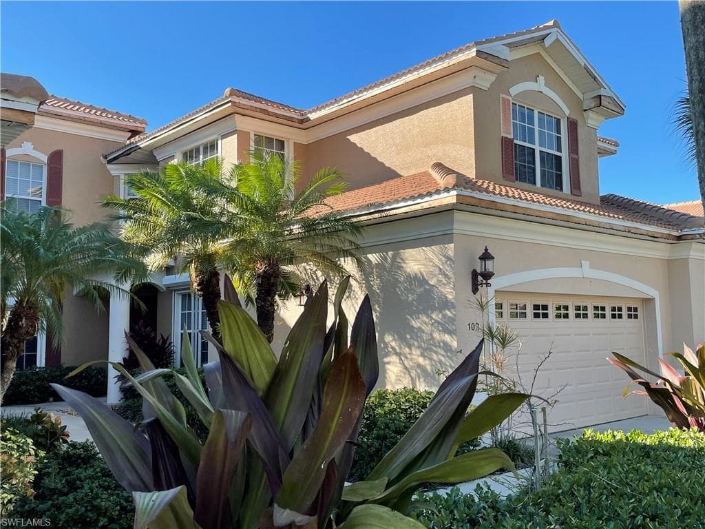 4785 Shinnecock Hills CT 102 NAPLES, FL 34112