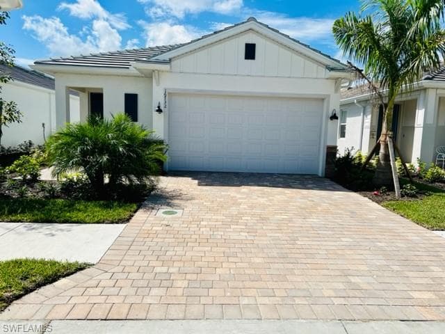 16732 SEASONS COAST DR BONITA SPRINGS, FL 34135