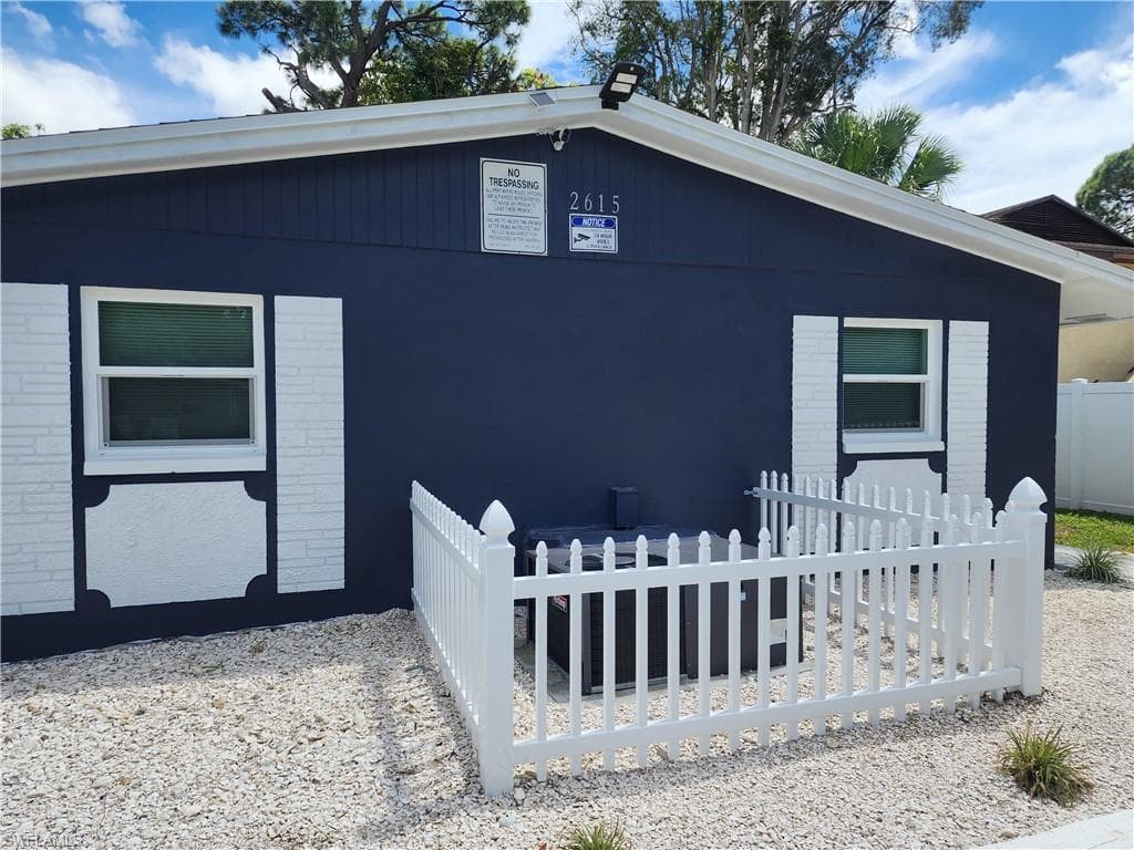 2615 Broadway FORT MYERS, FL 33901