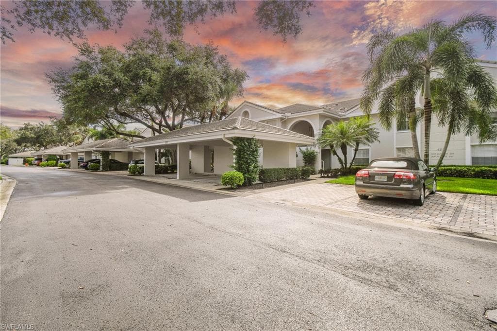 6280 Bellerive AVE 2-207 NAPLES, FL 34119