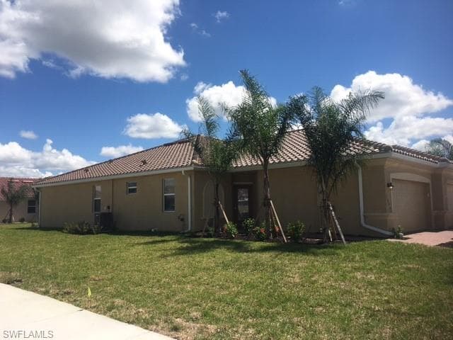 1689 Alameda DR NAPLES, FL 34120