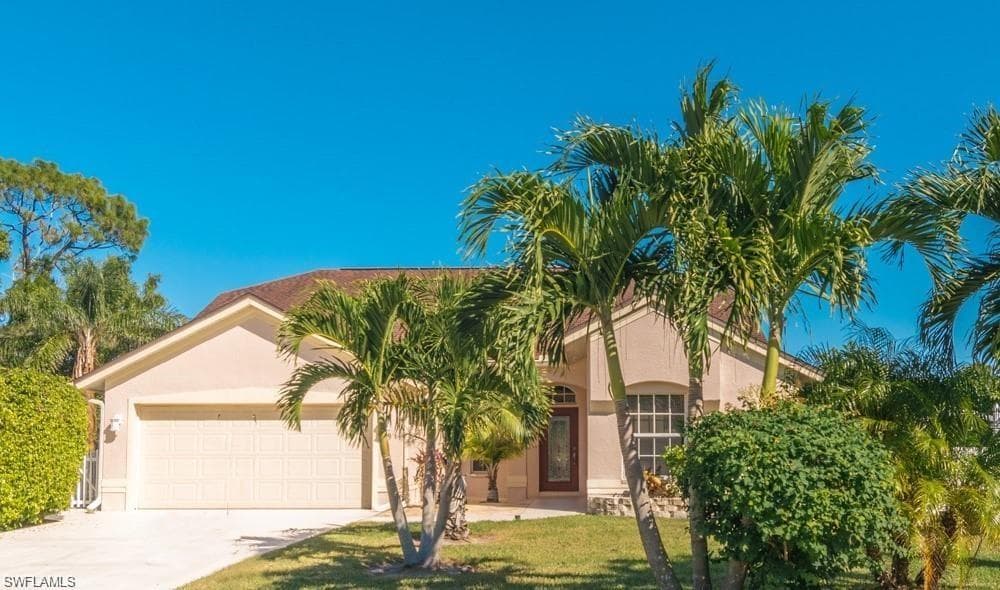 691 Melville CT NAPLES, FL 34104