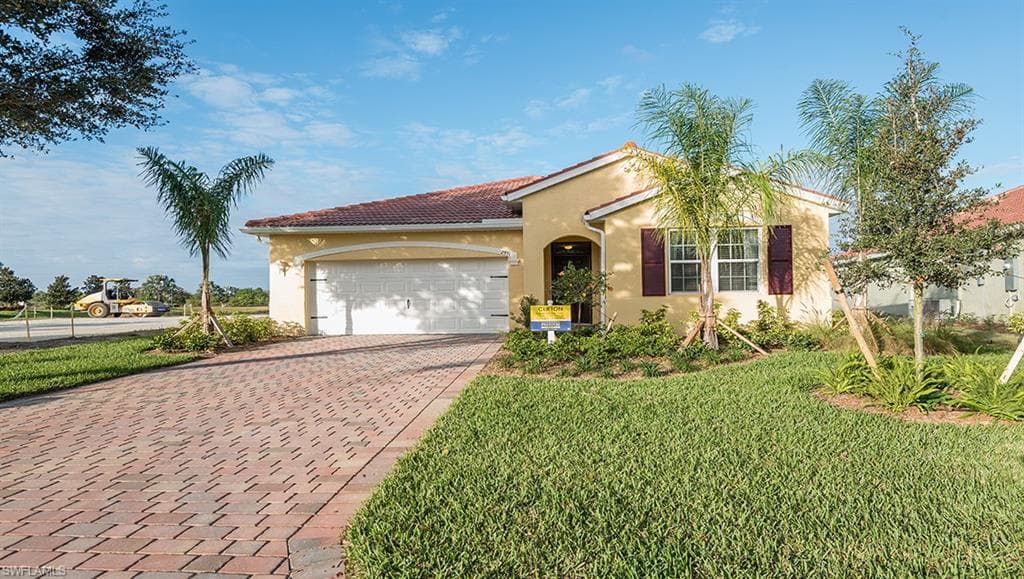 2979 Apple Blossom DR ALVA, FL 33920