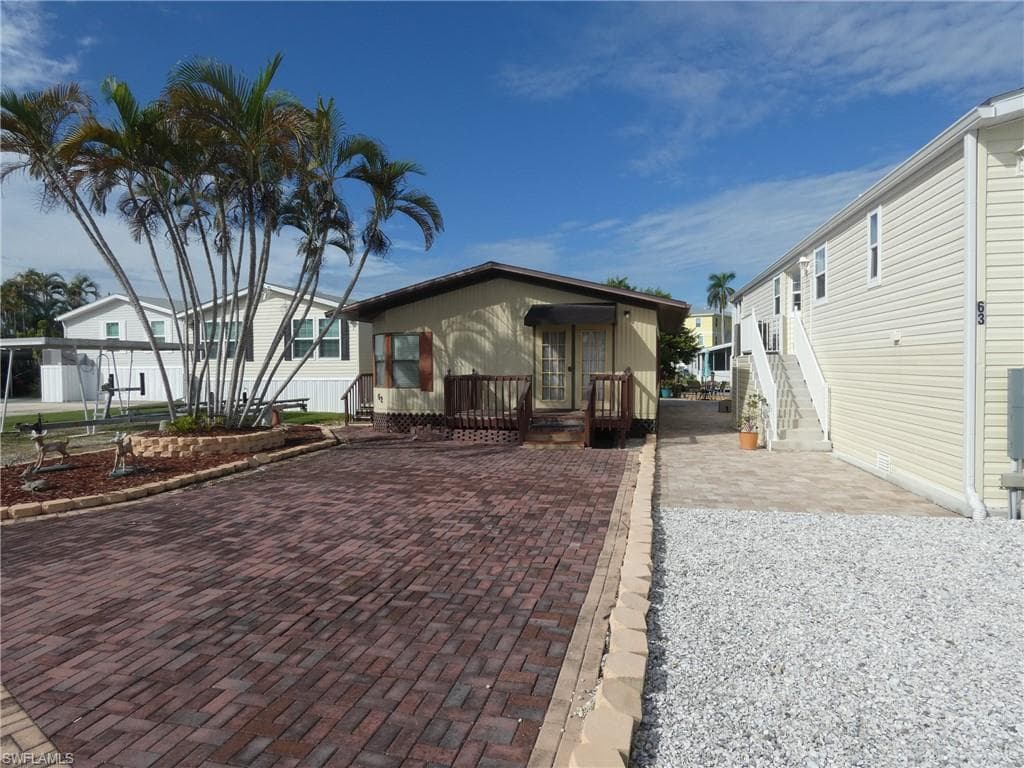 62 Nancy LN FORT MYERS BEACH, FL 33931